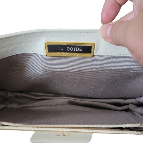 SOLD Valentino Garavani Cream Leather Crossbody Bag Clutch Bag - Picture 8 of 16